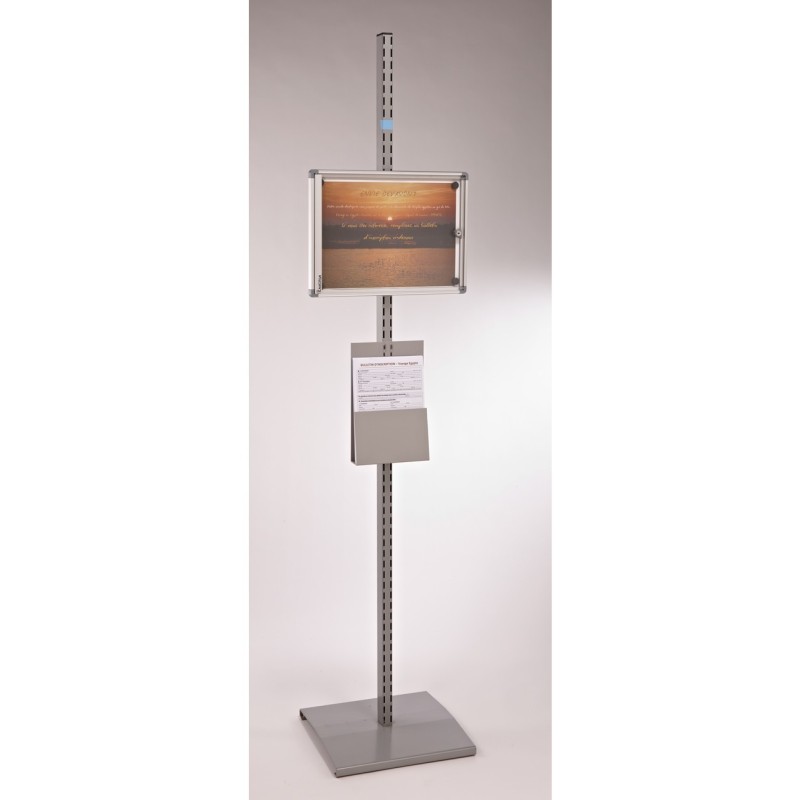 VITRINE D'INTERIEUR SUR PIED  Vitrine intérieur extérieur - sur pieds