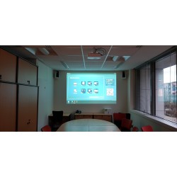 Installation de vidéoprojecteur  à Paris. installateur audiovisuel salle de classe