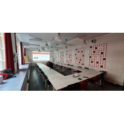 Intégrateur audiovisuel Paris ile de France,installation vidéoprojecteur, audiovisuel,salle de classe,reunion